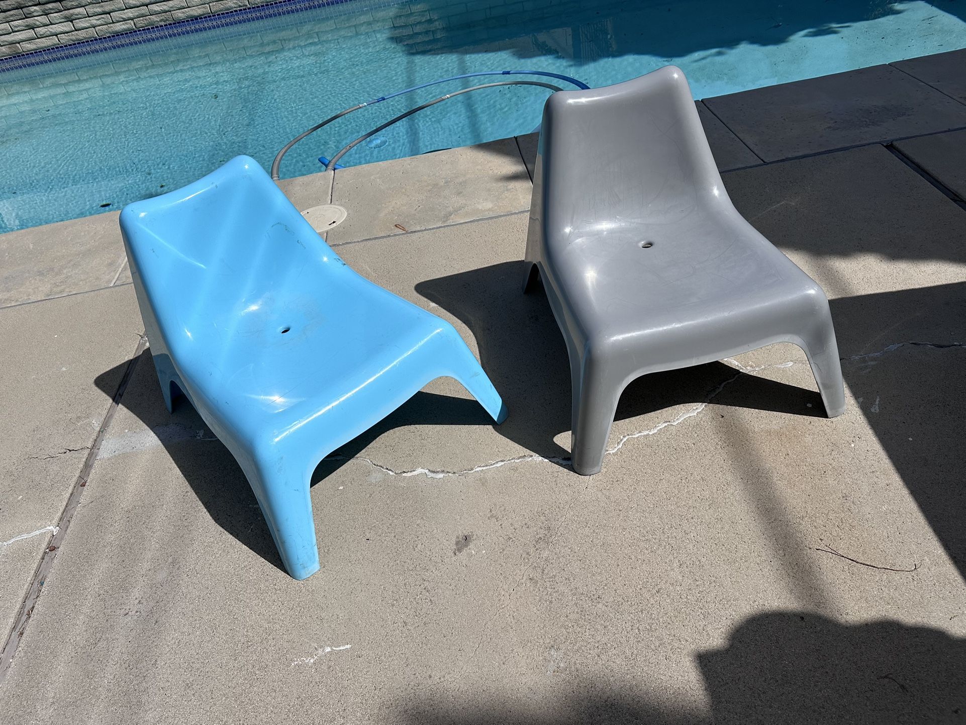 Pools Lounge Chairs