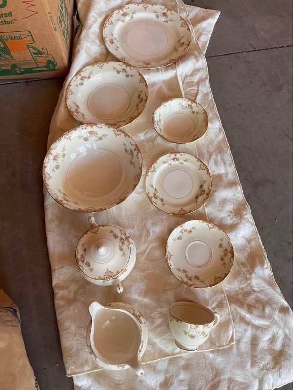 Vintage Eggshell Nautilus Dinner Set