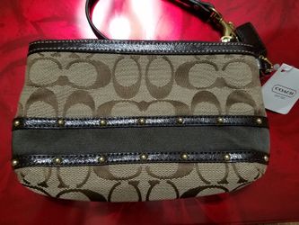 Coach medium wristlet NEW with Tags
