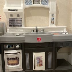 Step 2 Toddler Kitchen 