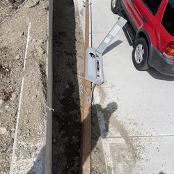 Temp power pole- 200 amp meter main combo