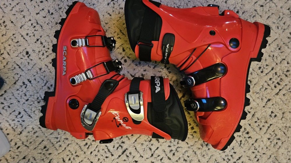 Scarpa Denali alpine touring/backcountry ski boots new condition