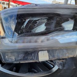 2021 Ram Oem Headlught Left/passenger