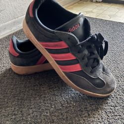 Men’s Adidas 9.5