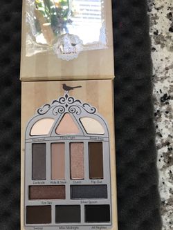 Nightingale pretty vulgar eyeshadow pallete new