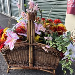 Large multi use basket on tiny legs