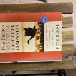 Peter Dunnes Essential Field Guide Companion