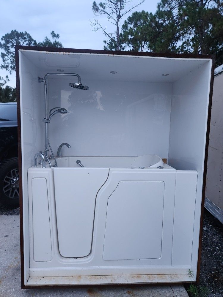 Bathtub Shower Handicap