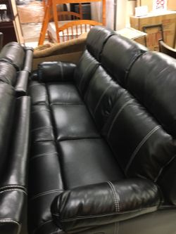 BEAUTIFUL BLACK LEATHER 3 PCS RECLINER SET WITH CUPHOLDERS ALL NEW,DELIVER TODAY!!