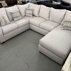 NEW SECTIONAL SOFA 