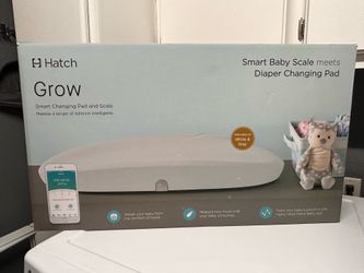 Hatch Grow Smart Changing Pad and Scale