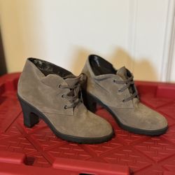 Aerosoles Suede Lace-Up Ankle Boots – Women’s Size 7
