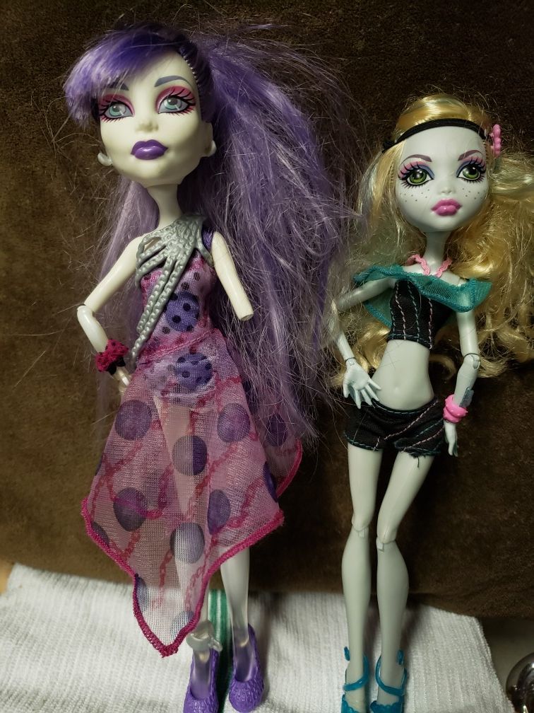Monster High Dolls (2)