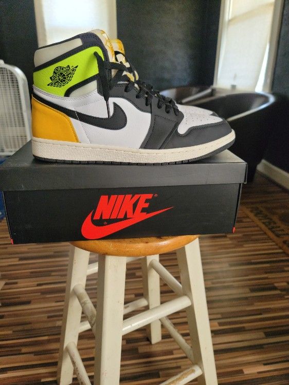 Jordan 1 Volt Great Cond. Sz 8 $160