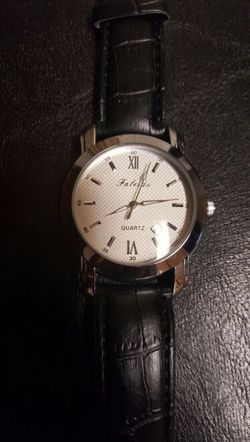 Leather wristband watch water resistant