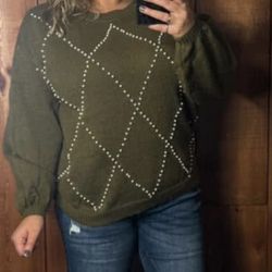Green Sweater With Pearl Design 