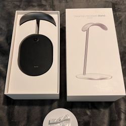 Black Benks AirPods Max Stand
