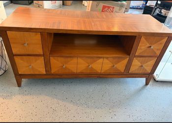Wood dresser