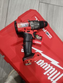Milwaukee M18 Fuel Brushless Hammer Drill