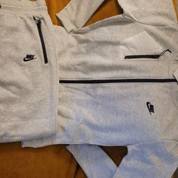Nike Tracksuit 