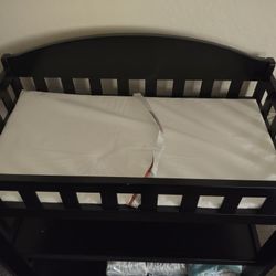 Delta Changing Table With Extra Pad