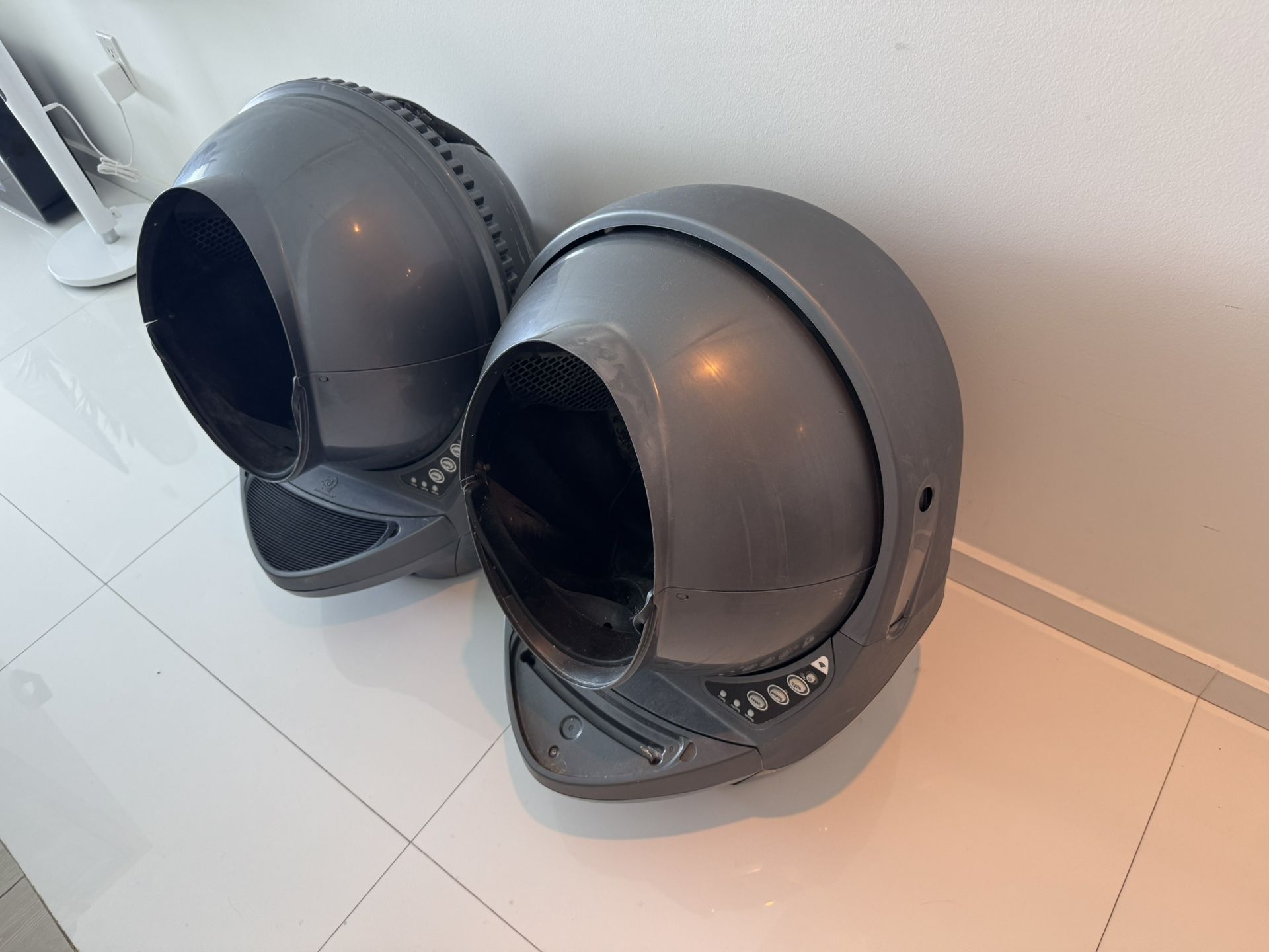 LITTER ROBOT 3 - TWO ROBOTS INCLUDED