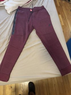 Nike Tech Sweatpants Burgundy Size Large Men’s 
