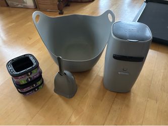 Litter Genie plus litter box and refill bags