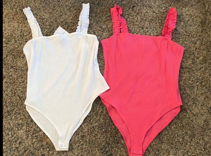 (2) Forever 21 BODYSUITS xL