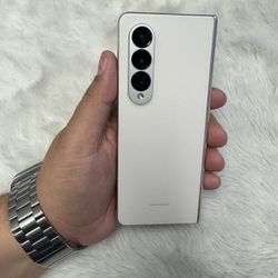 Samsung Galaxy Z Fold 4 256GB Unlocked $450