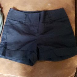 Small 0-2 Express Shorts, Volcom Shorts, High Denim Ladies Shorts, Denizen By Levis Skinny Jeans, Fitted Exercise Top, High Fashion Paper Cranes Crepe