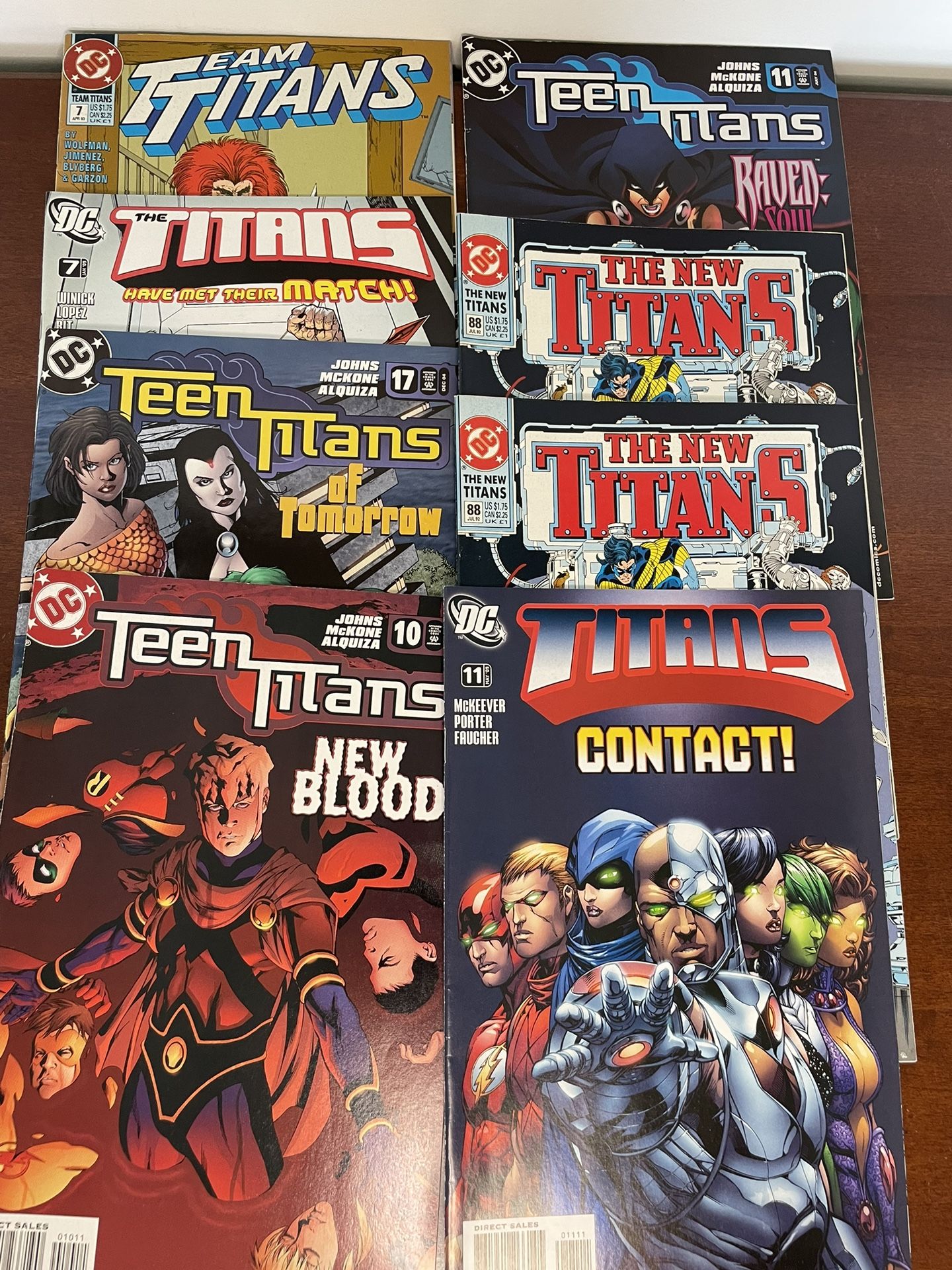 Lot of 8 DC Comics Titans Comics