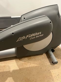 Life Fitness Club Series Elliptical Trainer
