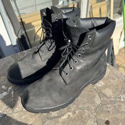 Black Timberland's Size 8.5 