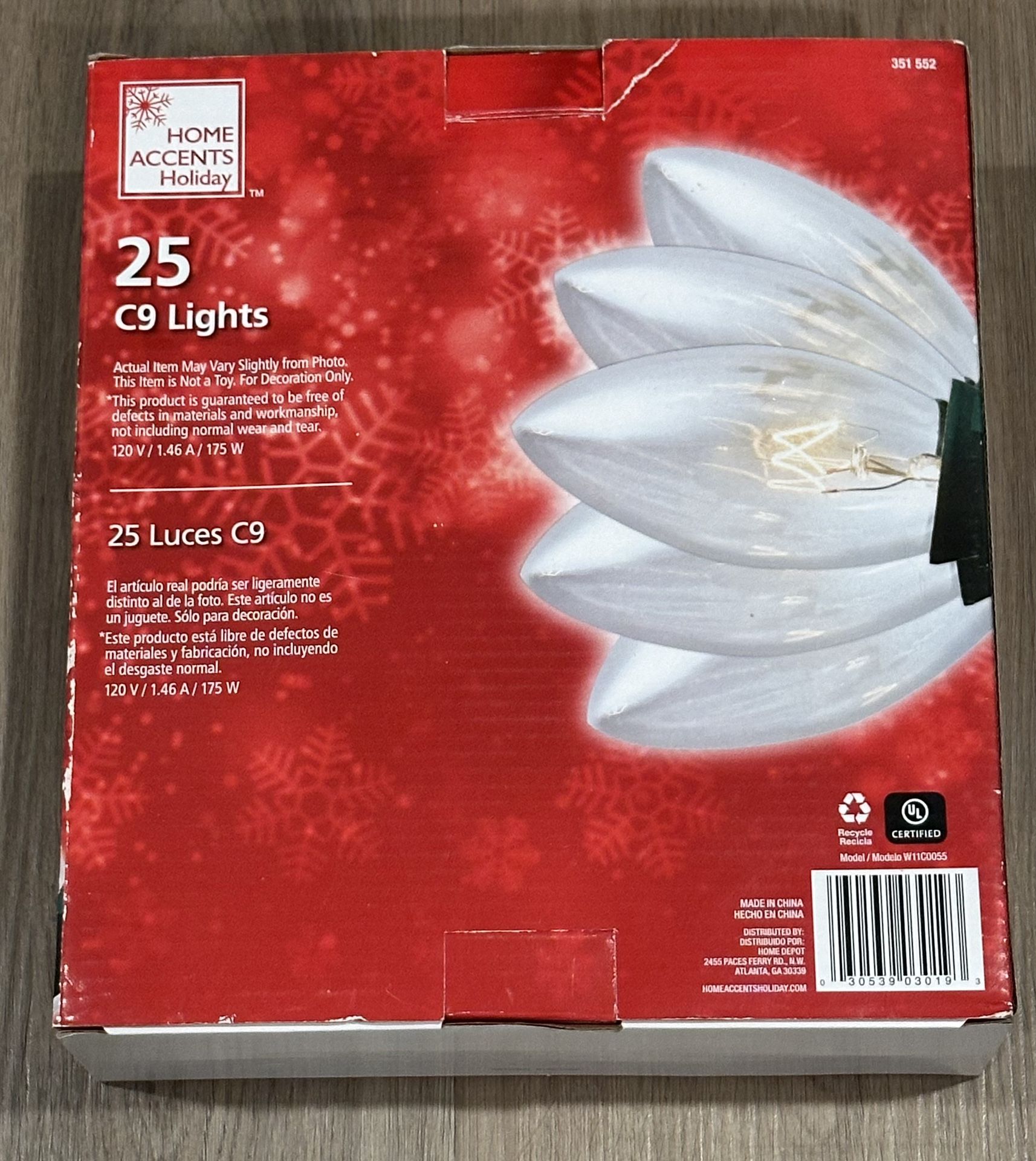 Home Accents Holiday 25 Clear C9 Lights 24’ Long, New