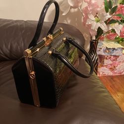 Handbag Royal style