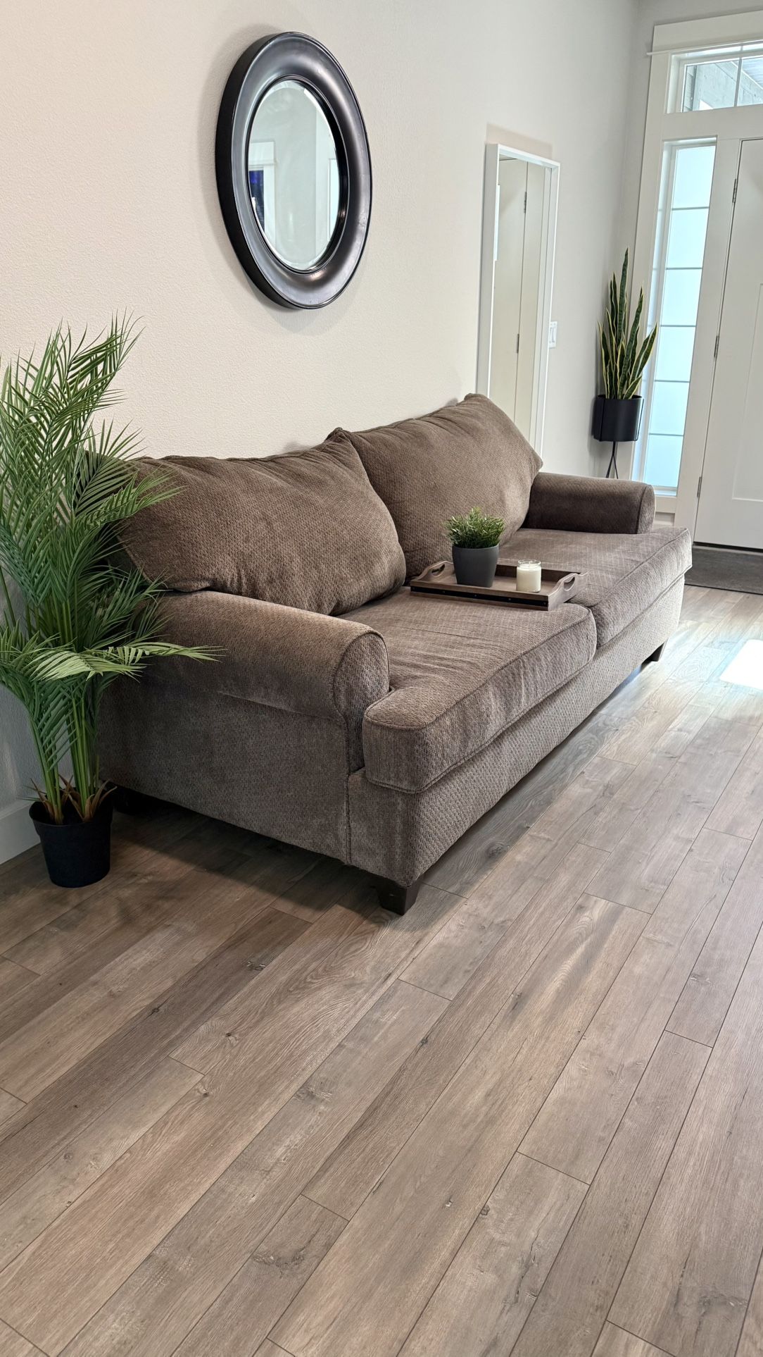 Grey Couch (FREE Delivery!🚚)