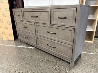 RIVERSIDE Vogue Stone Grey 7-Drawer Low Dresser