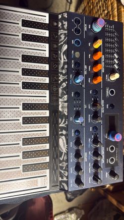 Arturia Microfreak algorithmic synthesizer