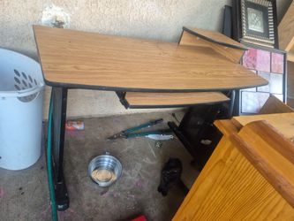 Desk $5