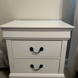 Nightstand 