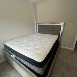Queen Silver Bed With Mattress 