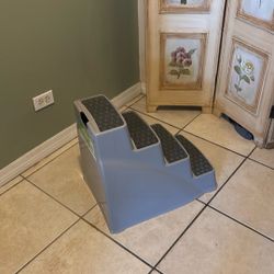 New Pet Steps By Frisco