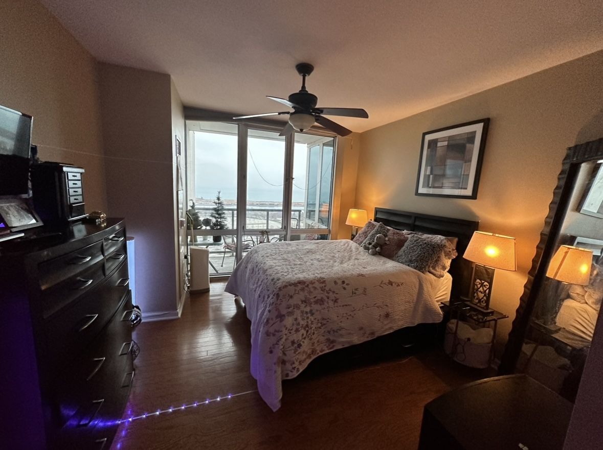 Luxury Bedroom Set from Bloomingdale’s – Full Set $750