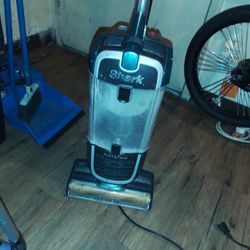 Shark Pro Pet Rotator Vacuum Cleaner 