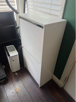 White shoe holder