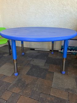 Round Blue Plastic Kids Activity Table  & 4 Chairs