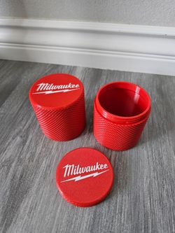 Milwaukee screw on container