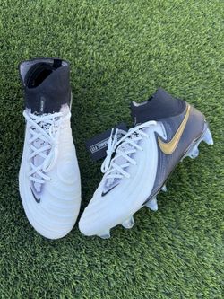 Nike Phantom Luna II Elite SG Pro AC White/Gold Soccer Cleats Size M8.5/W10