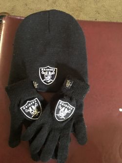 Oakland/Vegas Raiders Beanie and gloves